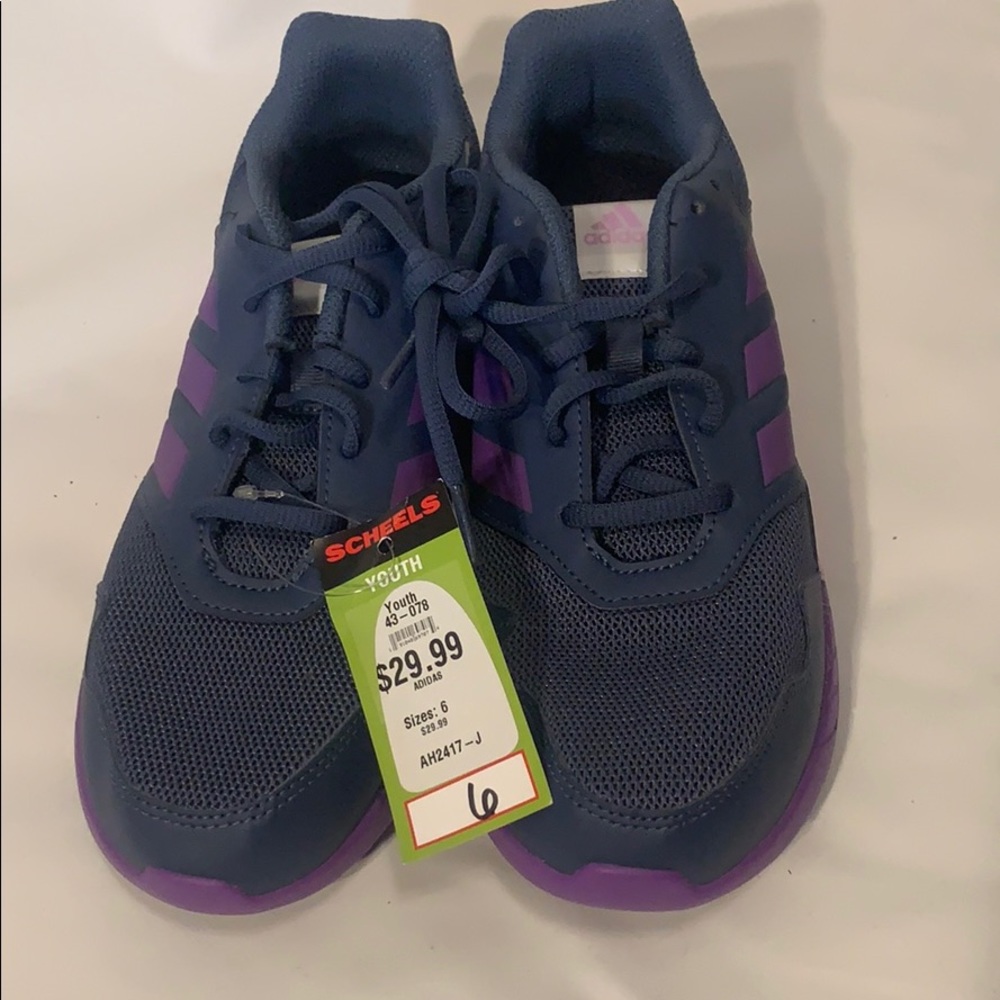 Adidas women shoes size 6